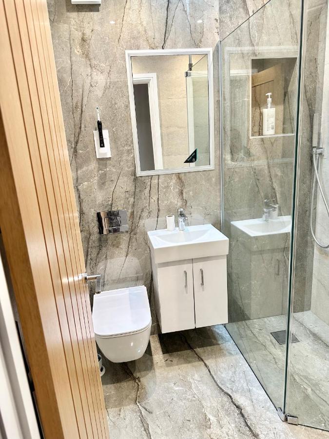 Little Vine - Beautiful Ground Floor Flat In South London Apartman Sutton  Kültér fotó